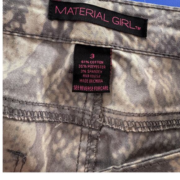 Material Girl Snake Print Ankle Pants Size 3 - Picture 3 of 7